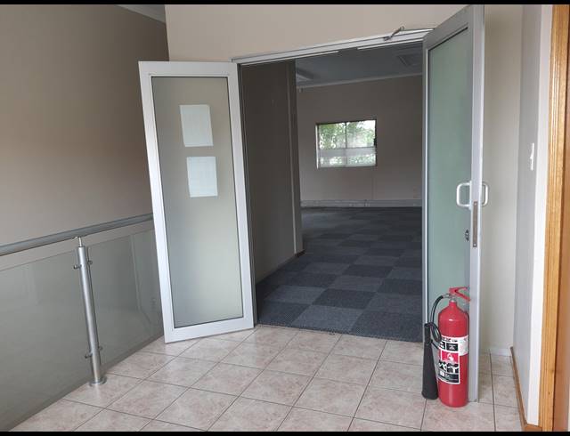 90M² OFFICE TO LET IN ALLEN'S NEK